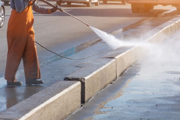 Commercial Concrete Cleaning in Vienna