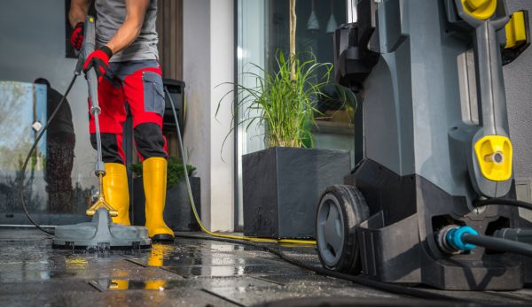 Commercial Pressure Cleaning in Vienna