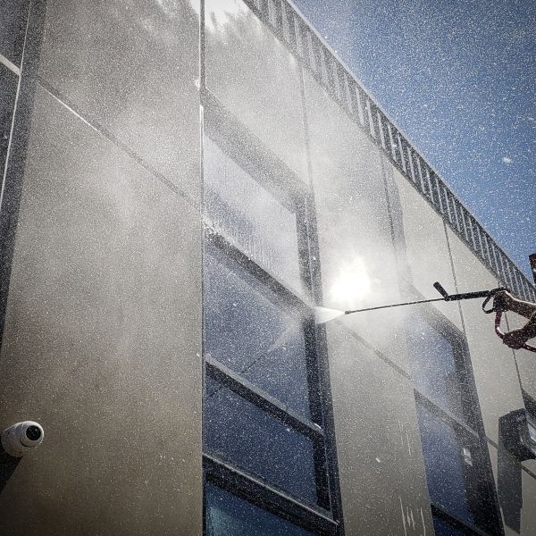 Exterior Building Washing in Vienna