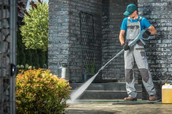 Outside House Cleaning in Vienna